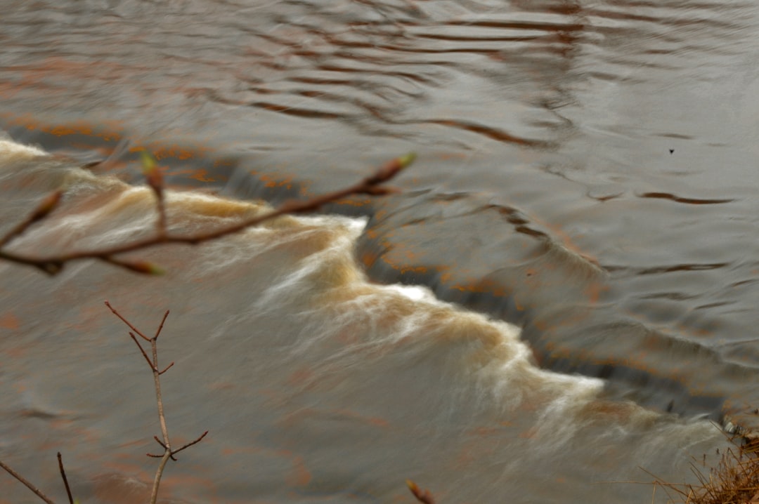 Wpływ zmian klimatycznych na poziom wód w rzekach i ich żeglowność