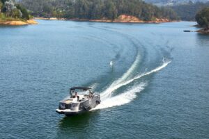 Kompetencje i uprawnienia dla sternika motorowodnego – jak wygląda szkolenie