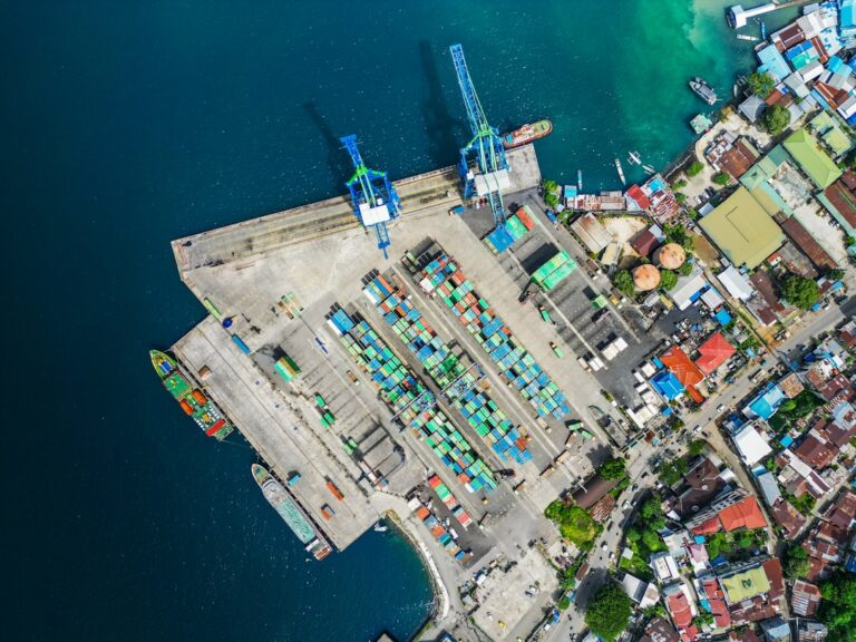 Zarządzanie bezpieczeństwem w portach śródlądowych – technologie i przepisy