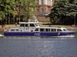 Modernizacja taboru pływającego – jakie technologie wspierają transport wodny