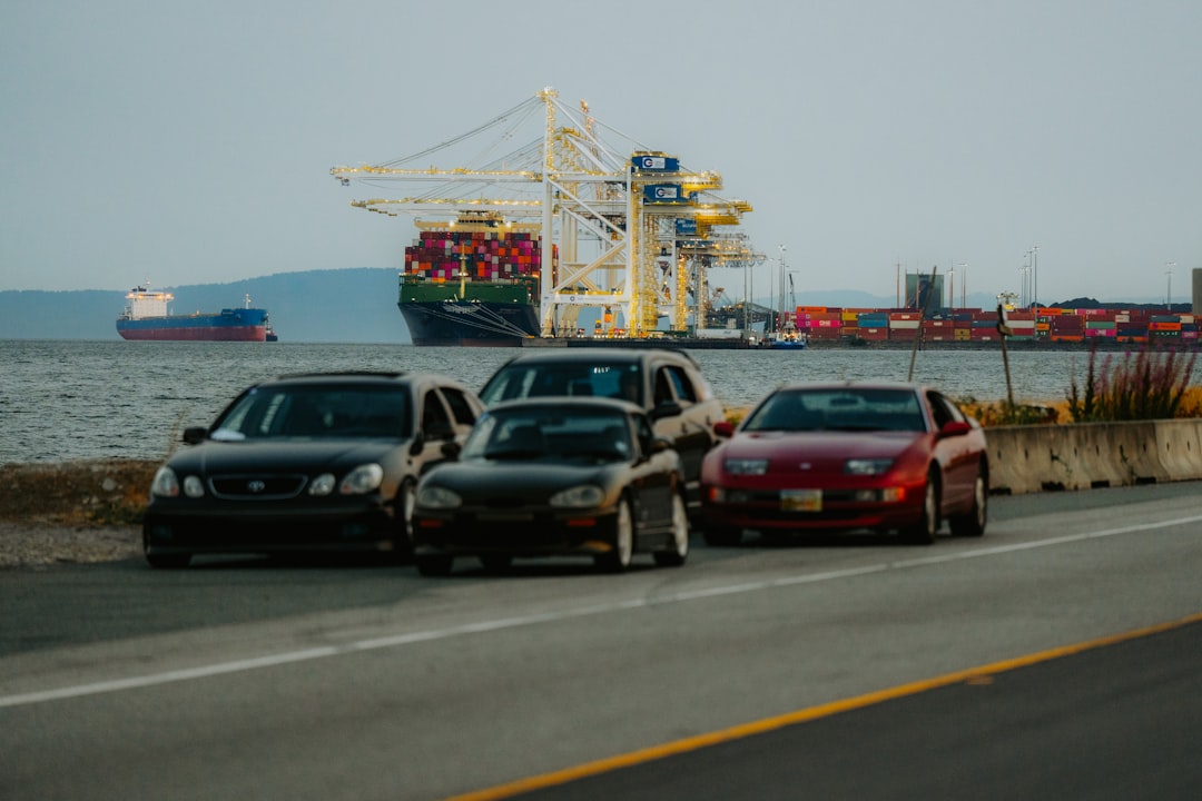 Prawo przewozowe w transporcie wodnym – regulacje i wytyczne dla firm