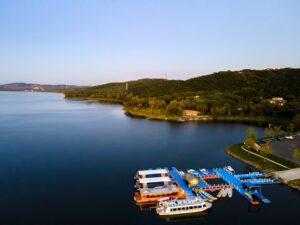 Turystyka na mazurskich jeziorach – transport pasażerski i atrakcje