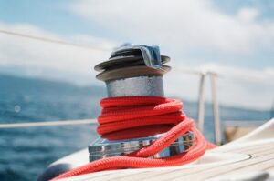 Konserwacja silnika zaburtowego – jak przedłużyć jego żywotność